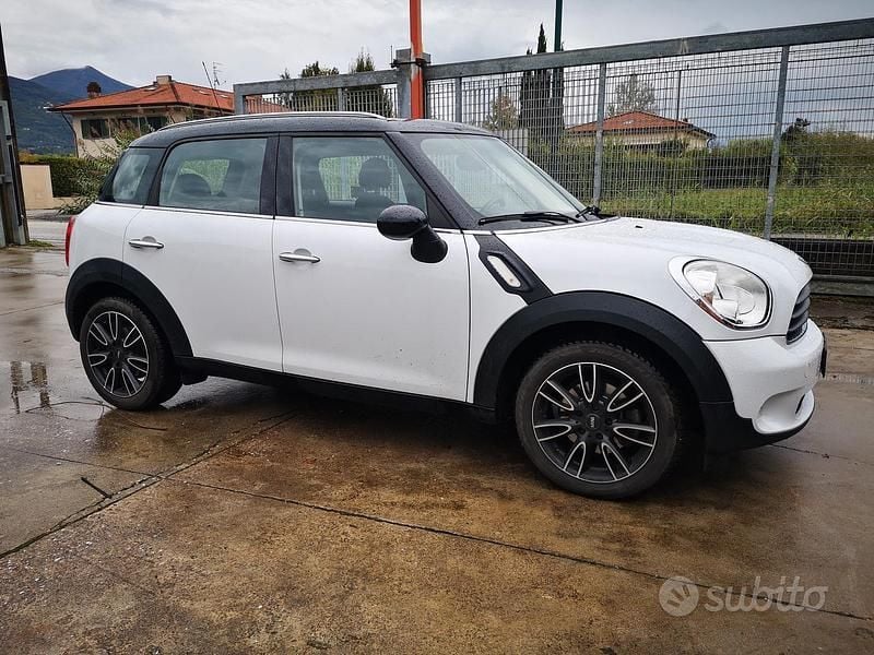 Bianco Usata 2012 Mini Cooper D Countryman SUV | 8900 € (Buon prezzo) - Immagine 1/4