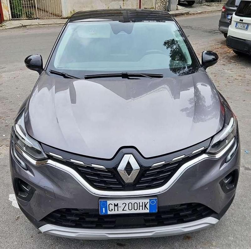 Usata Renault Captur RS Line 101 CV (74 kW) 2023 Grigio SUV
