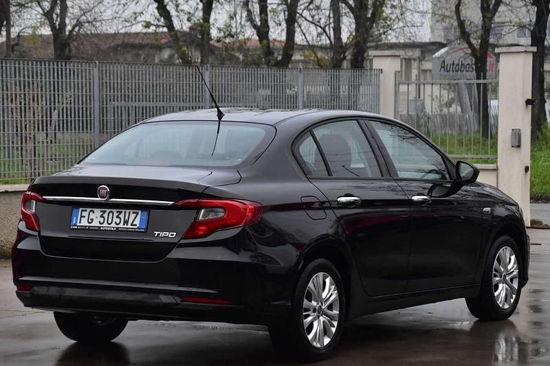 Usata Fiat Tipo Opening Edition 95 CV (69 kW) 2017 Nero Berlina