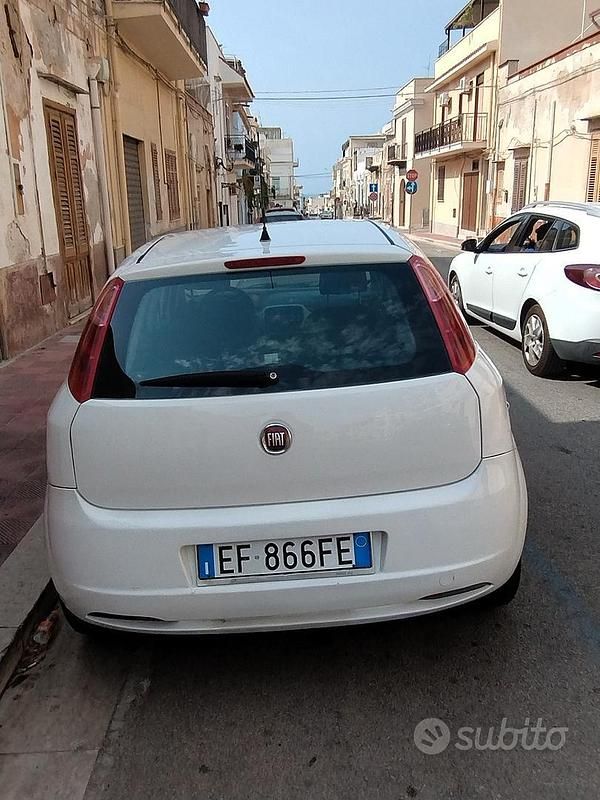 Usata Fiat Punto Evo 75 CV (55 kW) 2011 Bianco Utilitaria