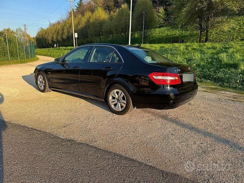 Usata Mercedes E250 205 CV (150 kW) 2011 Nero Berlina