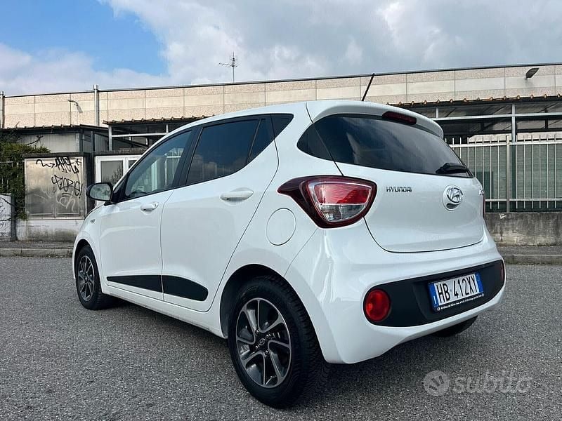Usata Hyundai i10 67 CV (49 kW) 2019 Bianco Utilitaria