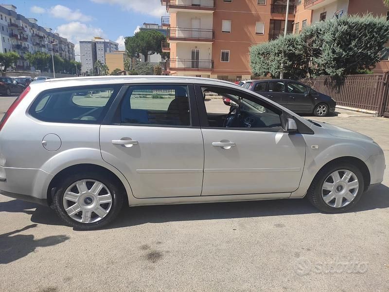 Usata Ford Focus 90 CV (66 kW) 2007 Station wagon