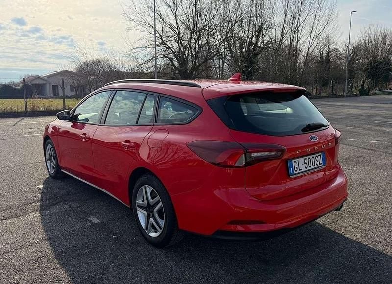 Usata Ford Focus Active 120 CV (88 kW) 2022 Rosso Station wagon