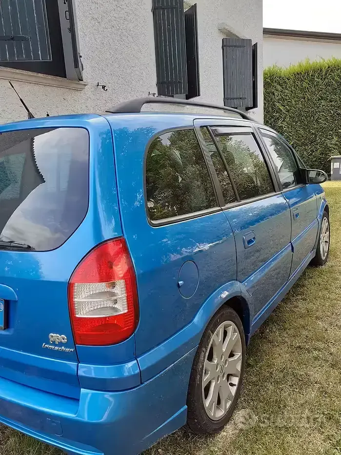 Usata Opel Zafira OPC 200 CV (147 kW) 2003 Blu Monovolume