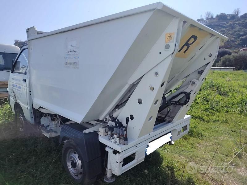 Usata Piaggio Porter 11 kW (15 CV) 2004 Bianco Furgone