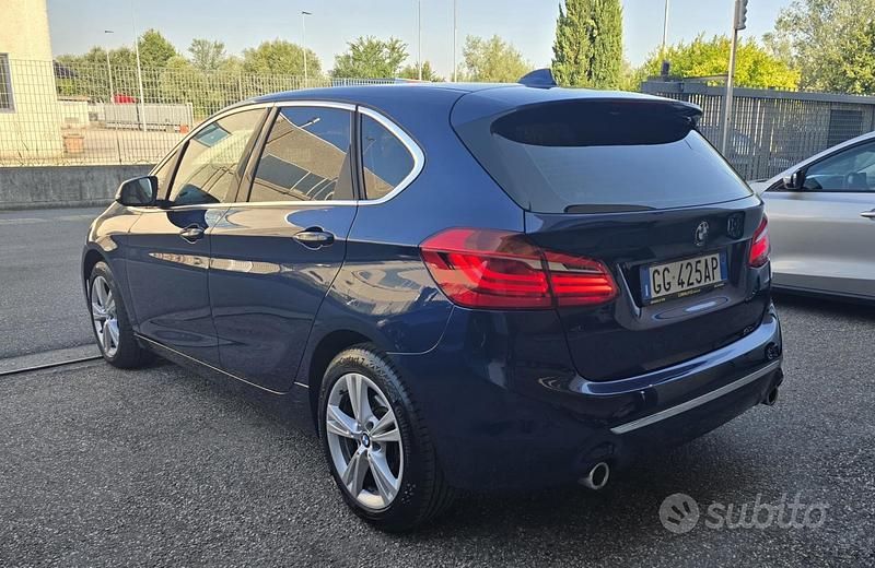 Usata BMW 220 Luxury Line 190 CV (139 kW) 2021 Blu/azzurro Station wagon