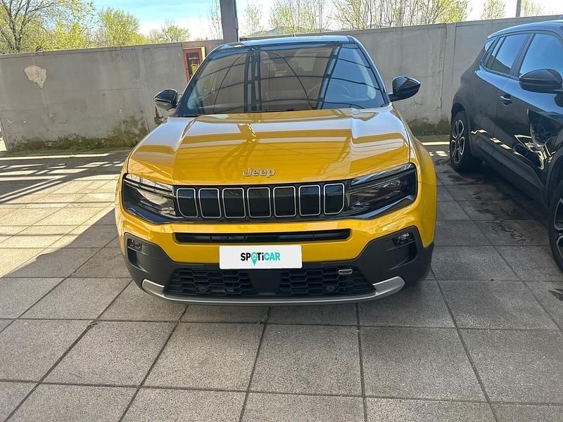 Usado Jeep Avenger Summit 101 HP (74 kW) 2023 Amarelo SUV