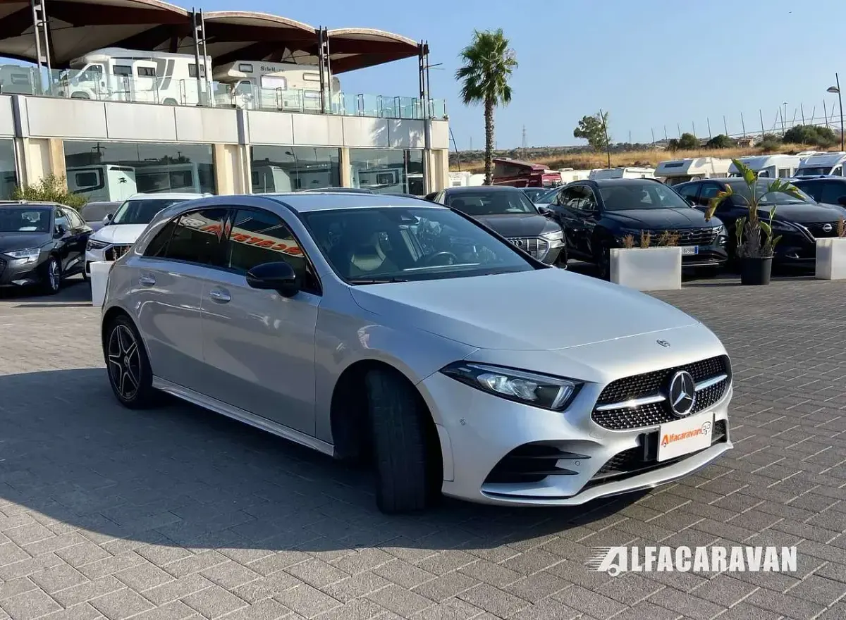 Usata Mercedes A180 AMG line 116 CV (85 kW) 2021 Argento Berlina