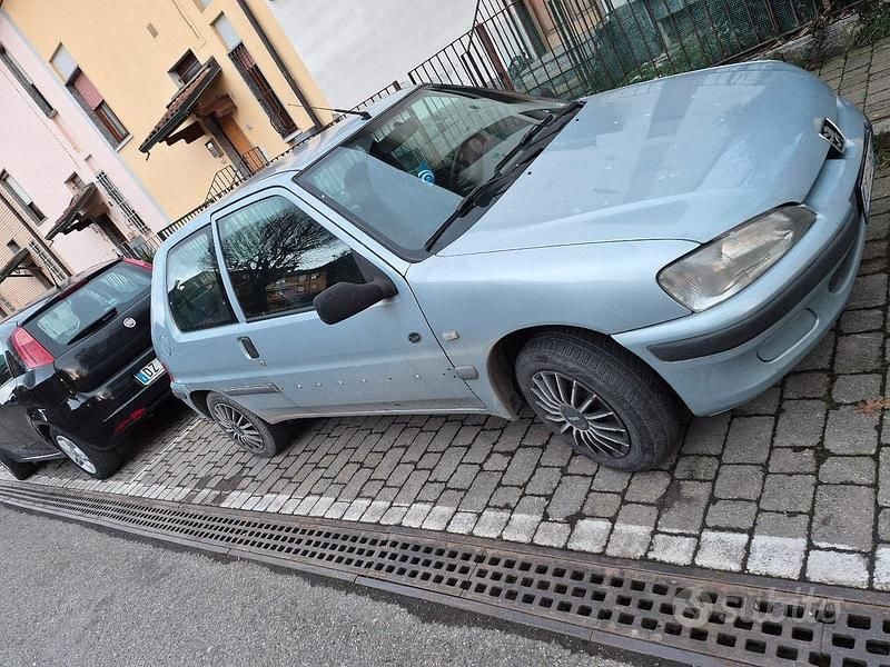Usata Peugeot 106 60 CV (44 kW) 2003 Utilitaria