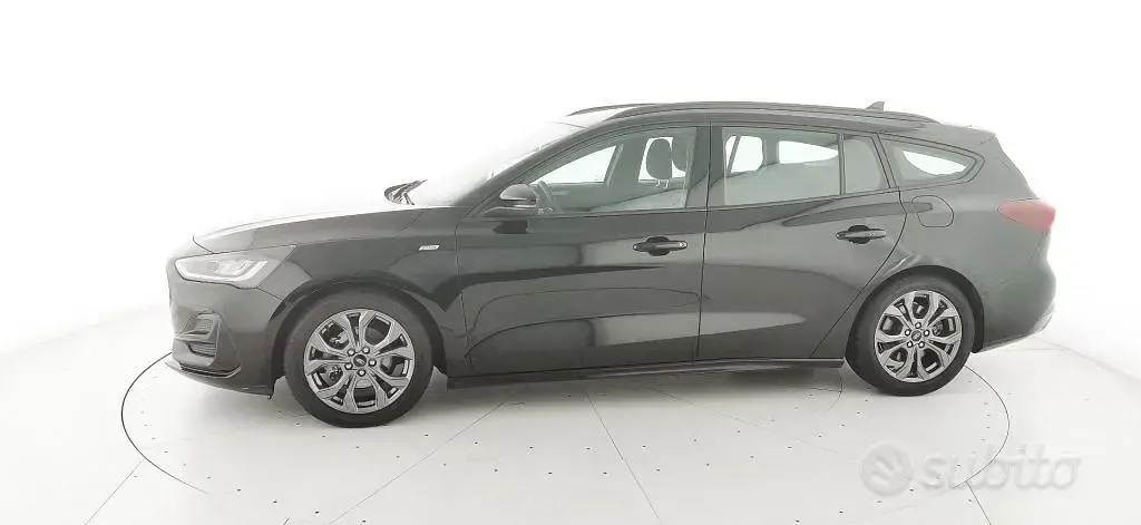 Usata Ford Focus ST-Line 116 CV (85 kW) 2024 Nero metallizzato Station wagon