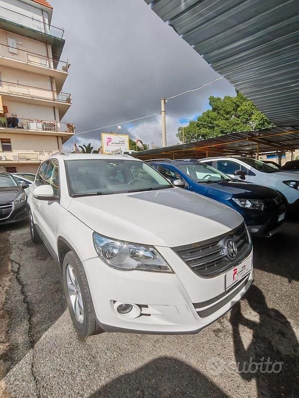 Argento Usata 2011 VW Tiguan Sportline SUV | 7900 € (Ottimo prezzo) - Immagine 1/4