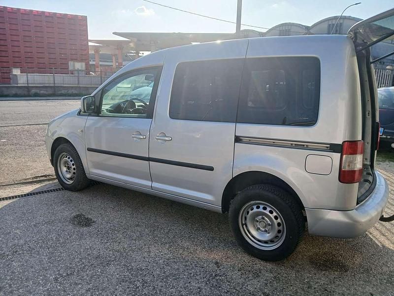Usata VW Caddy 105 CV (77 kW) 2008 Argento Monovolume