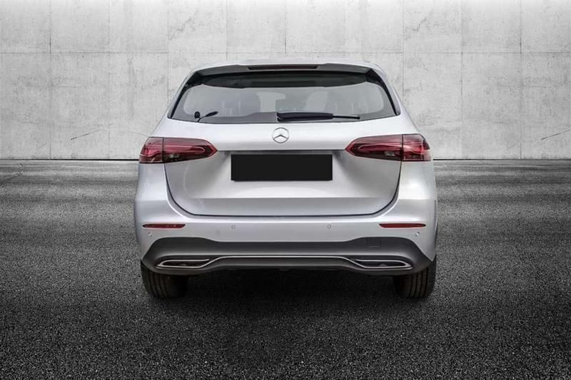 Usata Mercedes B200 Advanced 150 CV (110 kW) 2024 Argento Monovolume