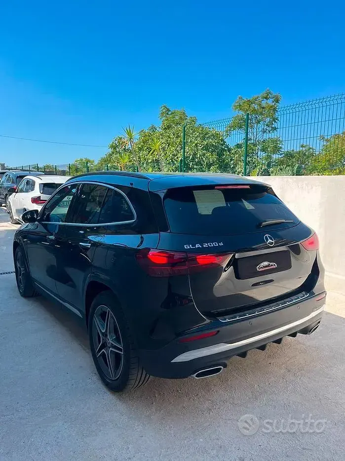 Usata Mercedes GLA200 AMG Line Premium 150 CV (110 kW) 2024 Nero SUV