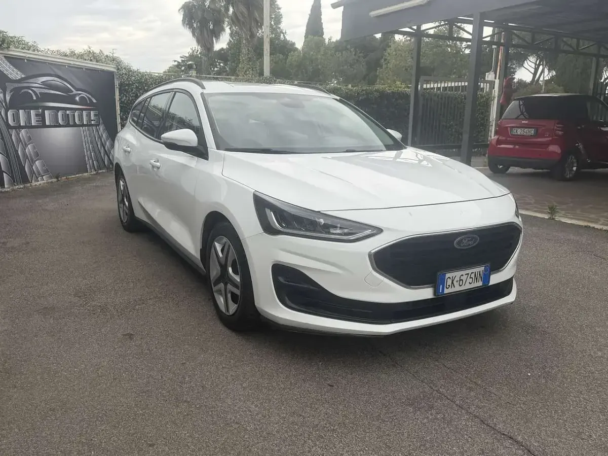 Begagnad Ford Focus Business Edition 120 HK (88 kW) 2022 Vit Kombi