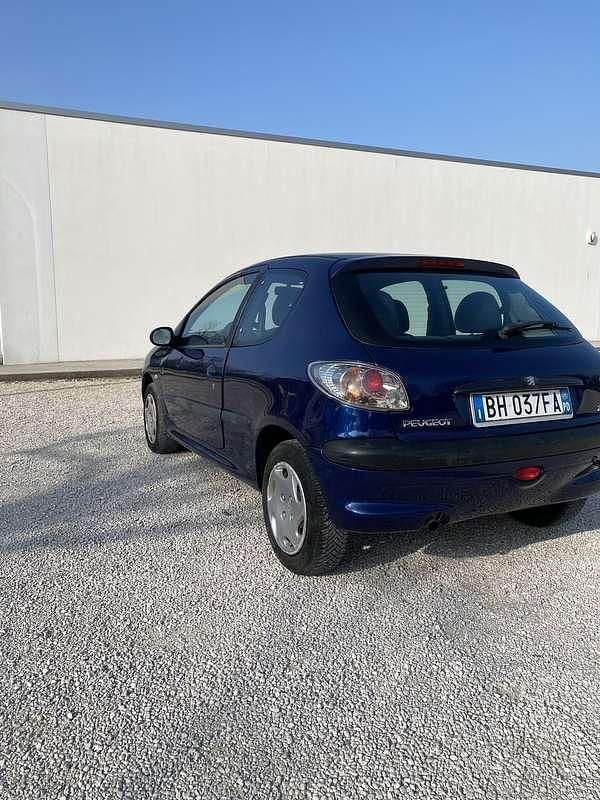 Usata Peugeot 206 60 CV (44 kW) 1999 Blu Utilitaria