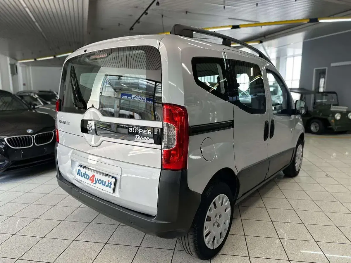 Usata Peugeot Bipper Active 75 CV (55 kW) 2013 Argento Monovolume