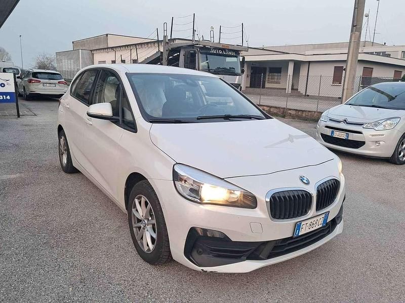 Usata BMW 218 150 CV (110 kW) 2018 Bianco Station wagon