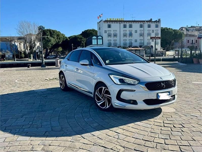 Usata DS Automobiles DS5 Sport Chic 181 CV (133 kW) 2015 Bianco Utilitaria