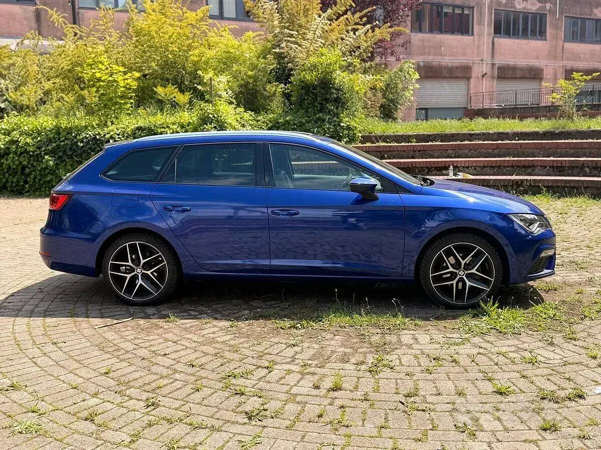 Usata Seat Leon FR 131 CV (96 kW) 2019 Blu/azzurro Station wagon