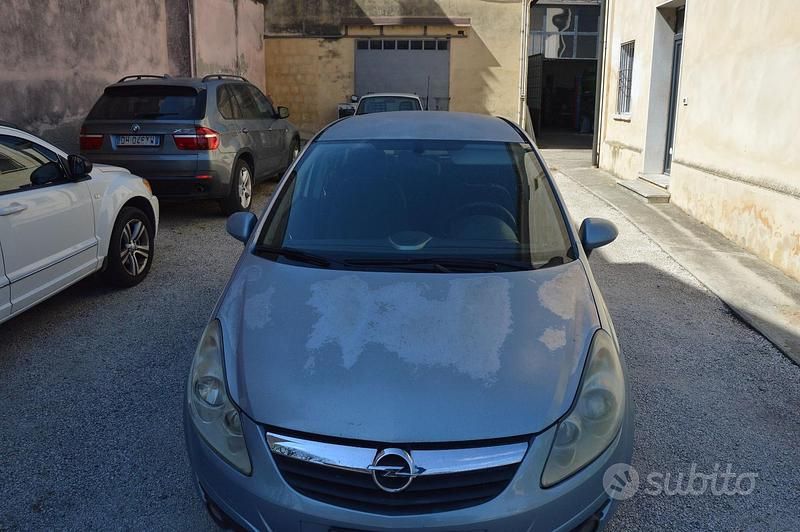 Usata Opel Corsa 80 CV (58 kW) 2006 Blu/azzurro Utilitaria