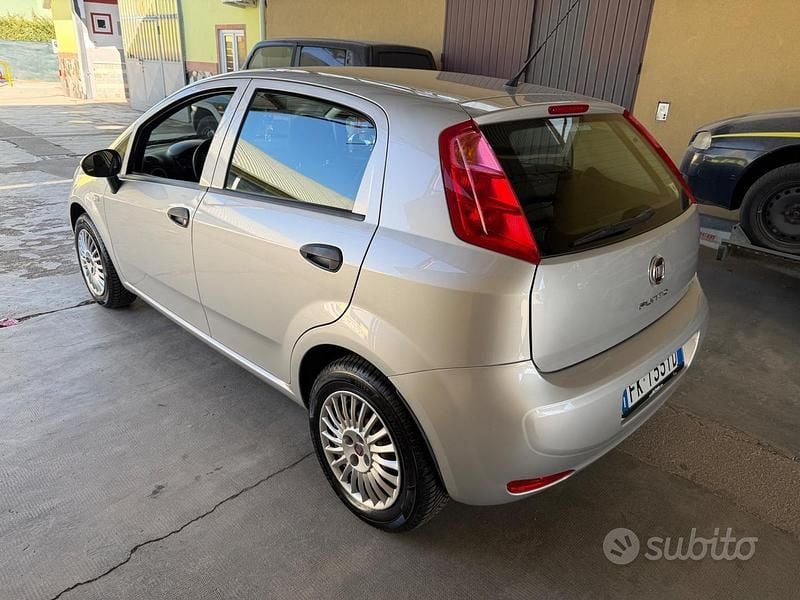 Usata Fiat Punto Street 77 CV (56 kW) 2017 Grigio Utilitaria