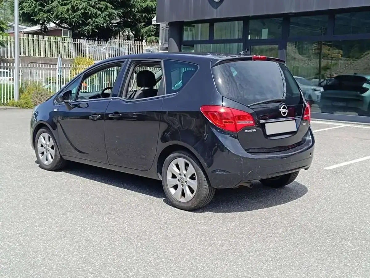 Usata Opel Meriva Cosmo 95 CV (69 kW) 2015 Blu Monovolume