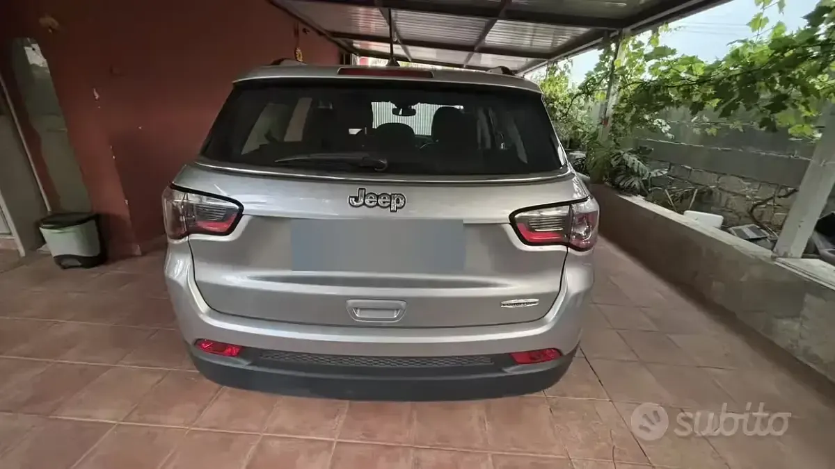 Usata Jeep Compass 120 CV (88 kW) 2019 Grigio SUV