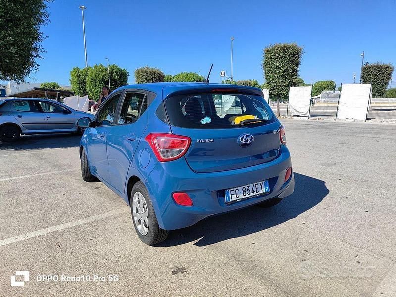Usata Hyundai i10 Edition 66 CV (48 kW) 2016 Blu/azzurro Utilitaria