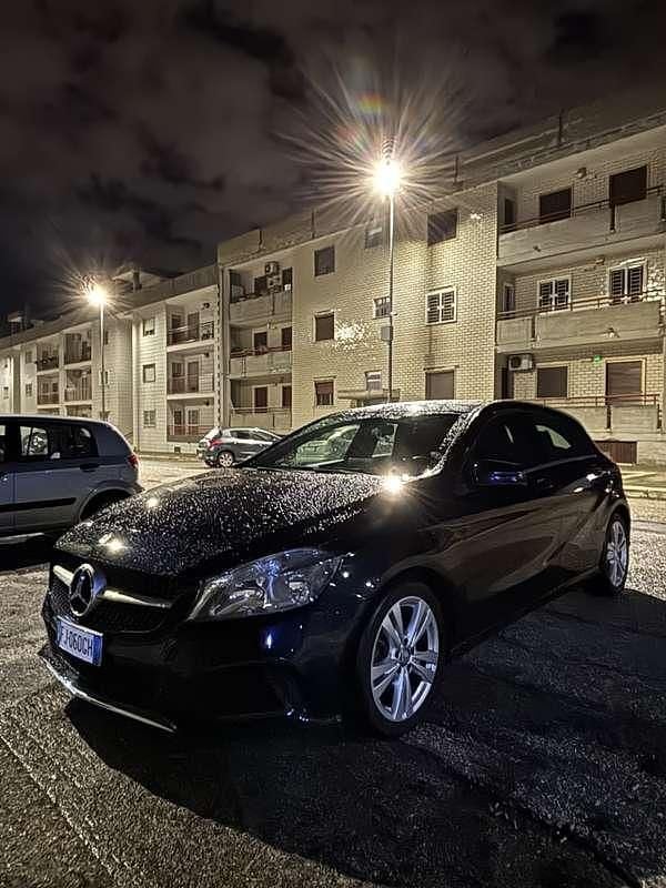Usata Mercedes A180 109 CV (80 kW) 2017 Berlina