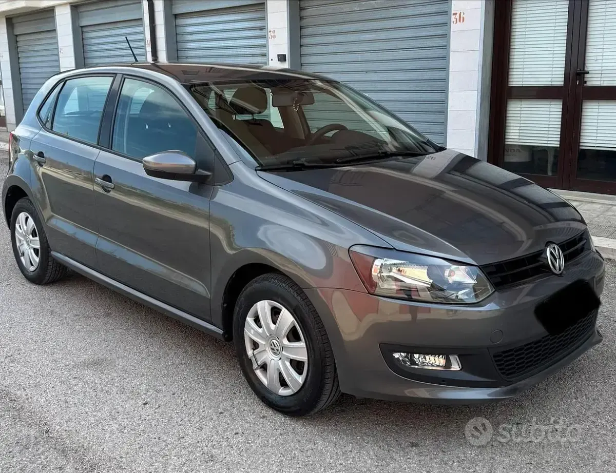Usata VW Polo Trendline 75 CV (55 kW) 2013 Grigio Utilitaria