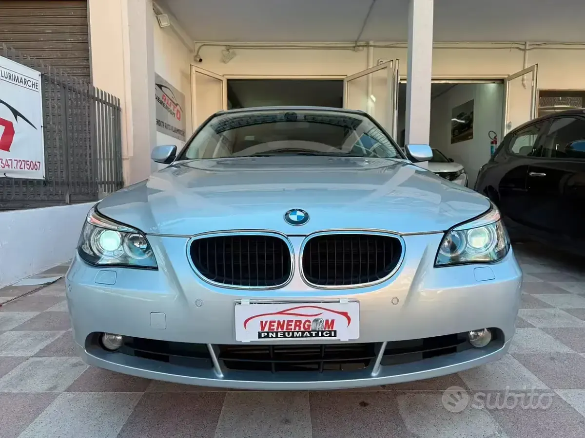 Usata BMW 530 Comfort Edition 218 CV (160 kW) 2004 Grigio Berlina