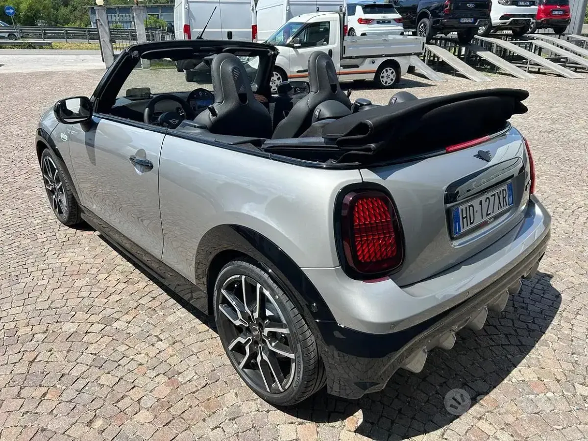 Nuova Mini John Cooper Works Cabriolet 204 CV (150 kW) 2026 Grigio metallizzato Cabrio
