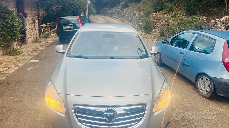 Usata Opel Insignia 140 CV (102 kW) 2012 Grigio Station wagon