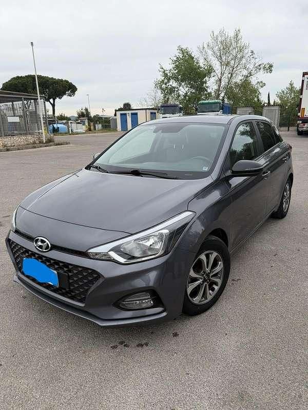 Usata Hyundai i20 73 CV (53 kW) 2020 Grigio Utilitaria