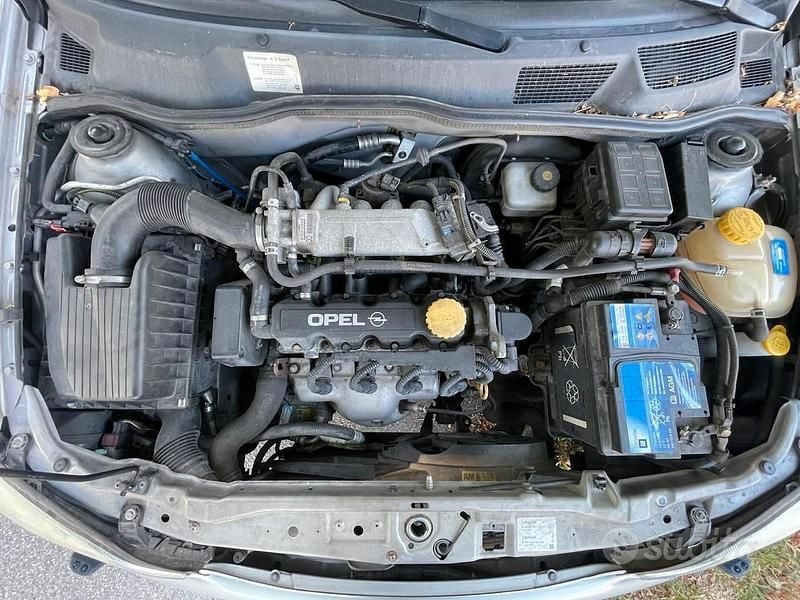 Usata Opel Astra 2002 Grigio Berlina