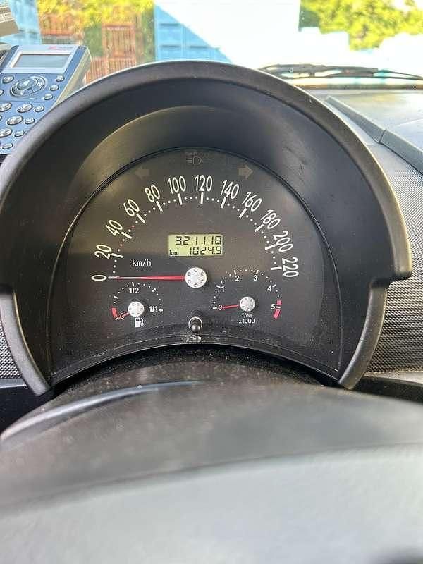 Rosso Usata 2000 VW Beetle Tre volumi | 2000 € (Cara) - Immagine 1/4