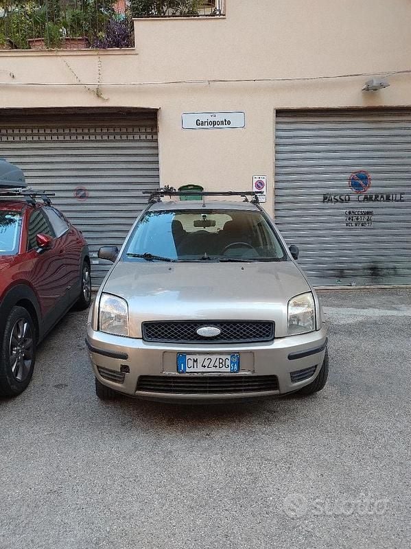 Usata Ford Fusion 68 CV (50 kW) 2004 Berlina