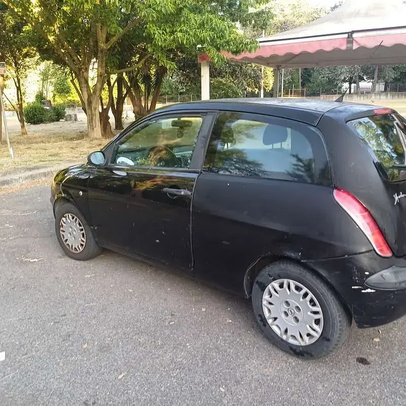 Usata Lancia Ypsilon 60 CV (44 kW) 2006 Utilitaria