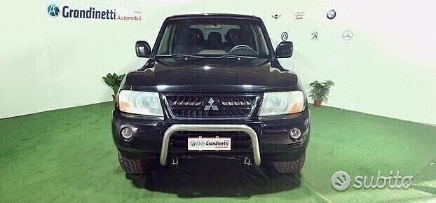Usata Mitsubishi Pajero 160 CV (117 kW) 2004 Nero SUV