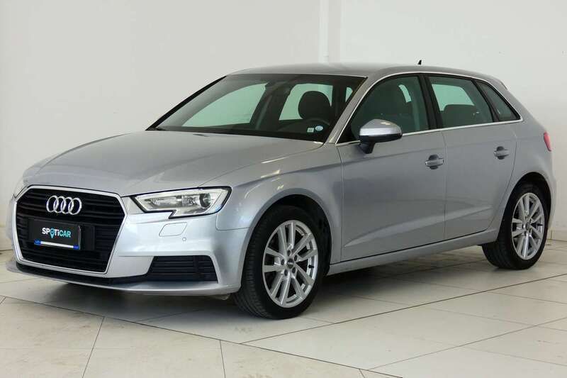 Usata Audi A3 Business 116 CV (85 kW) 2019 Argento Berlina