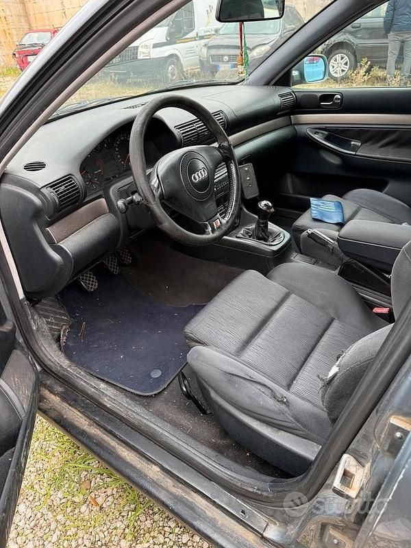 Usata Audi A4 90 CV (66 kW) 1998 Grigio Station wagon