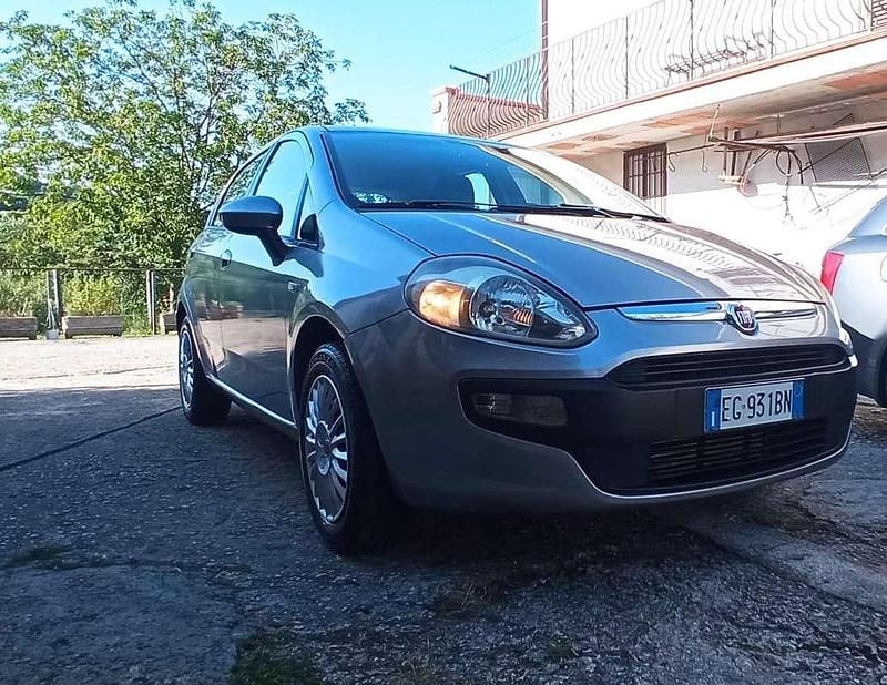 Grigio Usata 2011 Fiat Punto Evo Dynamic Utilitaria | 4200 € - Immagine 1/4