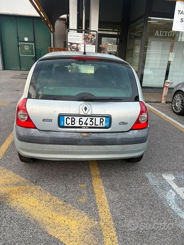 Usata Renault Clio II 2003 Berlina