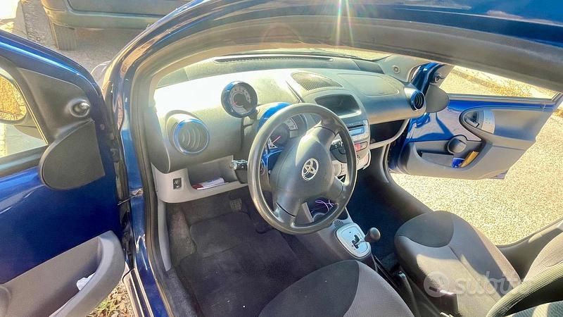 Usata Toyota Aygo 68 CV (50 kW) 2008 Blu Utilitaria