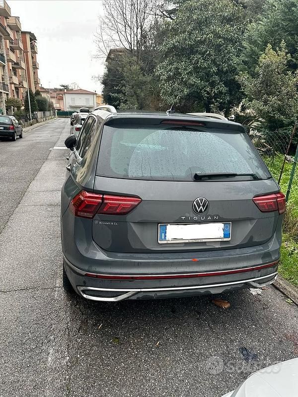Usata VW Tiguan Elegance 150 CV (110 kW) 2020 Grigio SUV