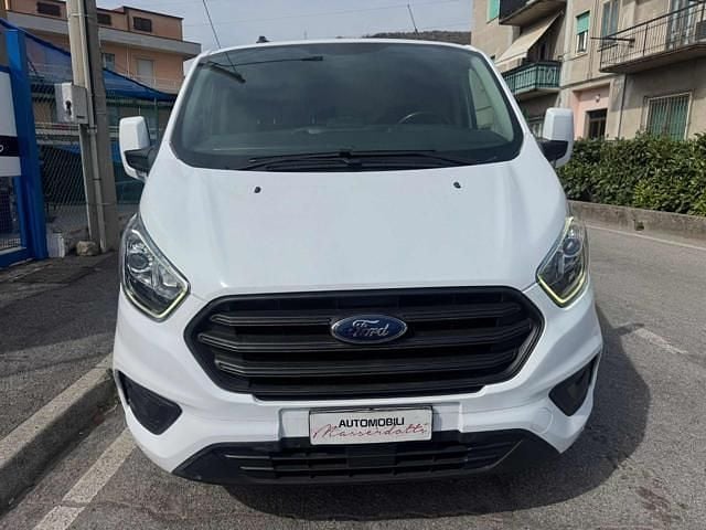 Usata Ford Transit Custom Titanium 131 CV (96 kW) 2022 Bianco pastello Berlina