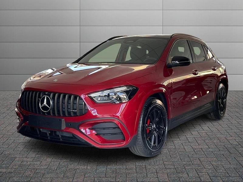 Rosso Nuova 2025 Mercedes GLA35 AMG AMG SUV | 66.590 € (Cara) - Immagine 1/4
