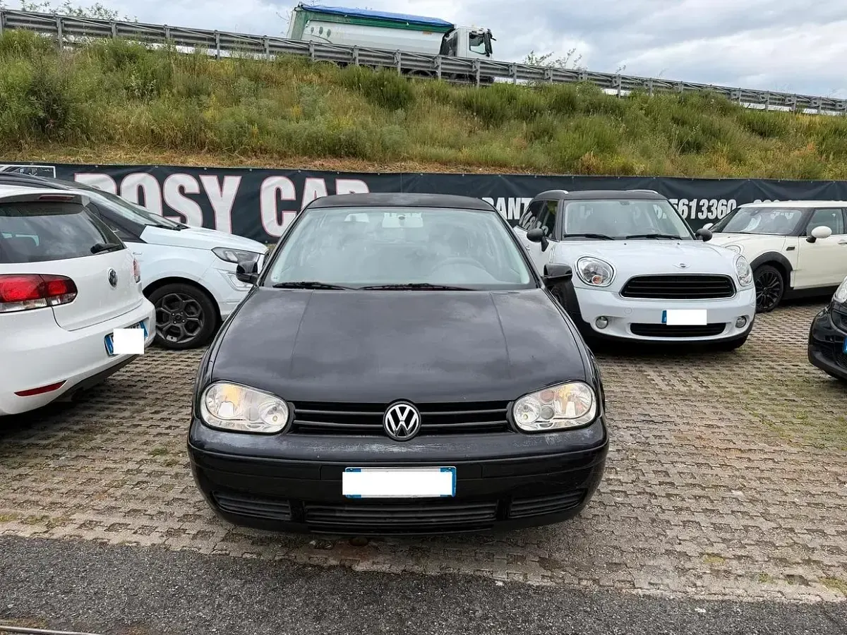 Usata VW Golf IV Highline 105 CV (77 kW) 2001 Nero Berlina